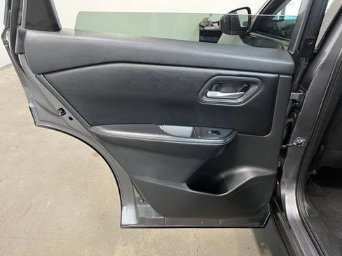 Used 2024 Nissan Rogue SV FWD image 19