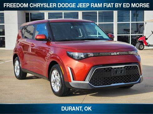 Used 2023 Kia Soul LX w/ Option Group 015 image 2