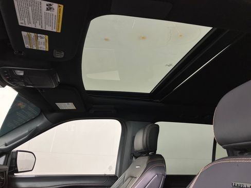 Certified 2023 Ford Expedition Platinum image 35