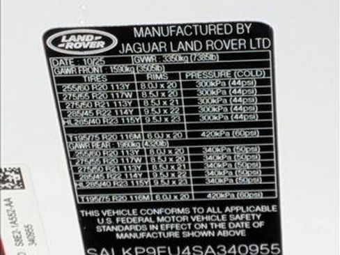 Certified 2025 Land Rover Range Rover SE image 26