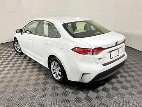 Used 2025 Toyota Corolla LE image 11