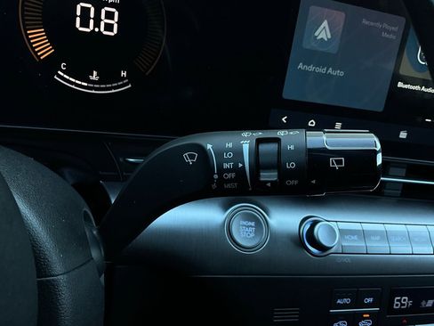 Used 2025 Hyundai Kona SEL image 38