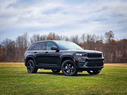 New 2025 Jeep Grand Cherokee Limited image 2