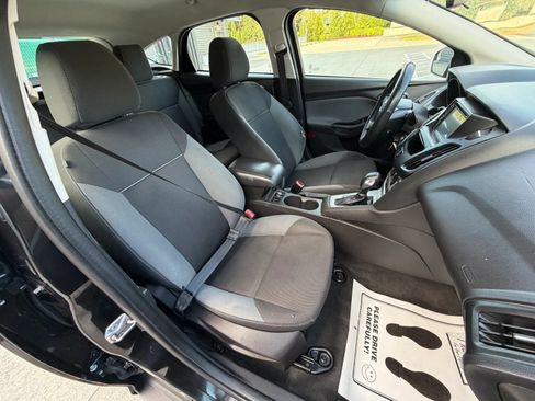 Used 2013 Ford Focus SE FWD image 30
