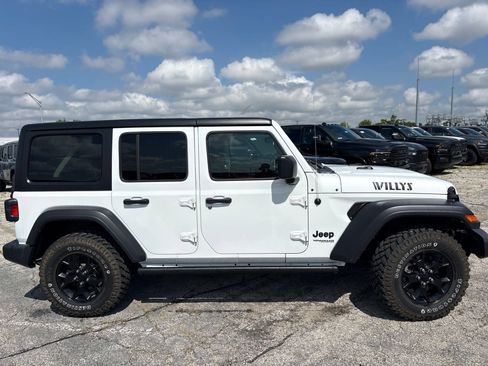 Used 2021 Jeep Wrangler Unlimited Sport AWD/4WD image 5