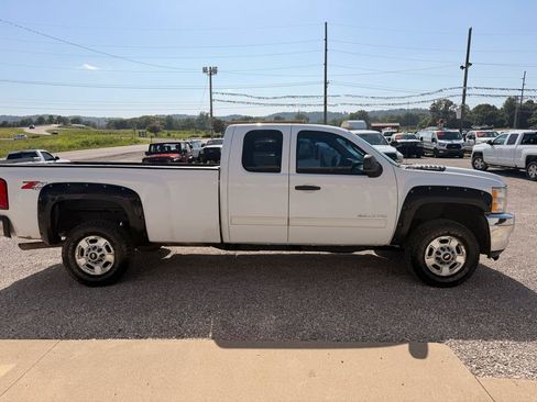 Used 2012 Chevrolet Silverado 2500 LT w/ Interior Plus Package AWD/4WD image 2