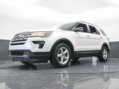 Used 2018 Ford Explorer XLT w/ Equipment Group 202A FWD image 58