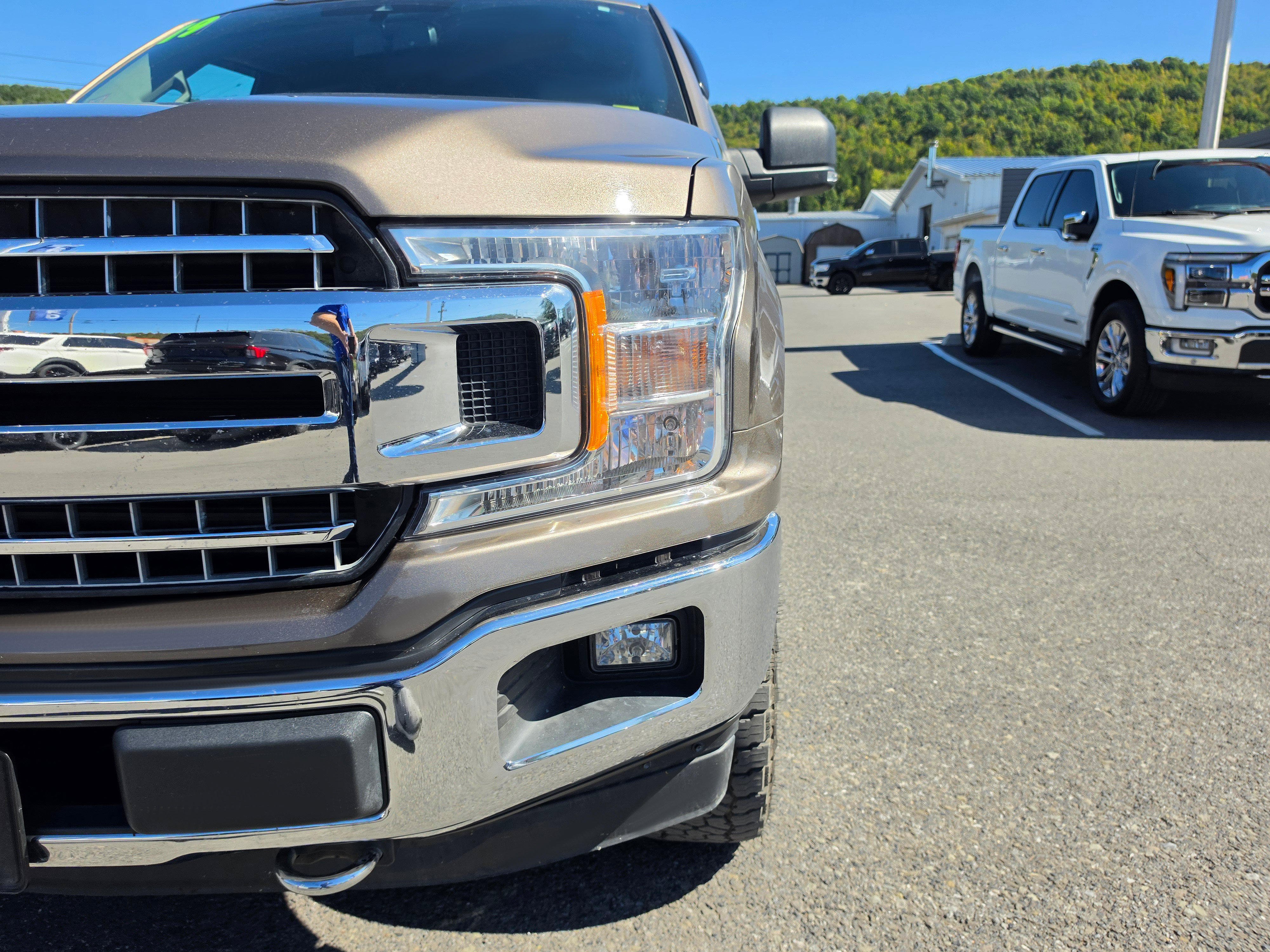 Used 2019 Ford F150 XLT w/ Equipment Group 302A Luxury AWD/4WD image 9