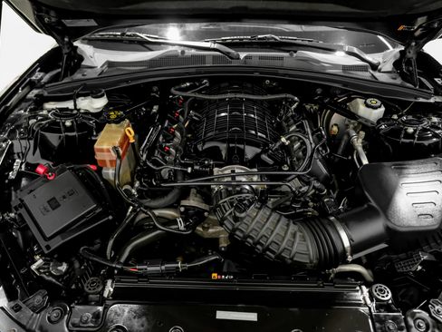 Used 2019 Chevrolet Camaro SS RWD image 42