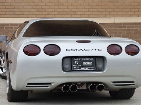Used 2000 Chevrolet Corvette Coupe w/ Memory Pkg RWD image 15