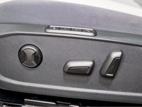 Used 2022 Volkswagen ID.4 Pro S w/ Gradient Package AWD/4WD image 7