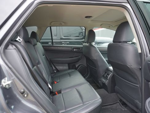 Used 2019 Subaru Outback 3.6R Limited AWD/4WD image 7