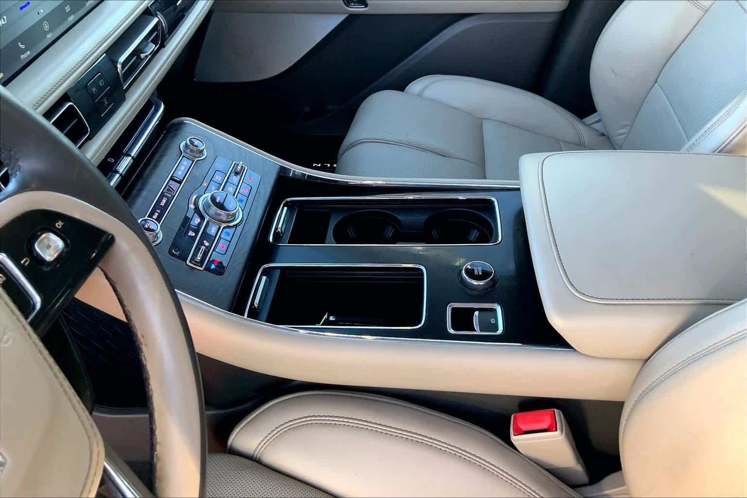 Used 2020 Lincoln Aviator Reserve w/ Equipment Group 201A RWD image 17