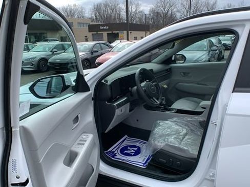 Certified 2024 Hyundai Kona SEL image 9