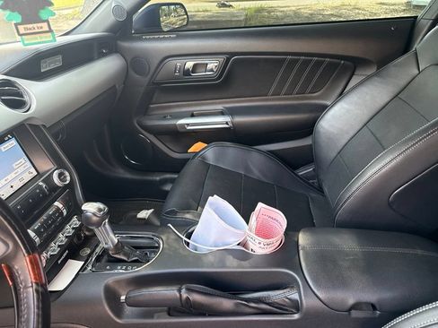 Used 2016 Ford Mustang Premium RWD image 17