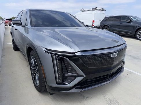 Used 2024 Cadillac Lyriq Sport RWD image 3