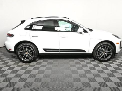 Certified 2026 Porsche Macan AWD/4WD image 32