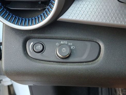 Used 2024 Chevrolet Trax LS w/ LS Convenience Package image 23