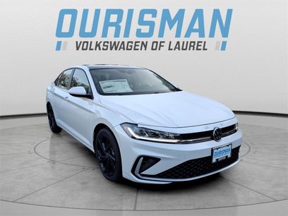 Used 2025 Volkswagen Jetta SE w/ Sunroof Package