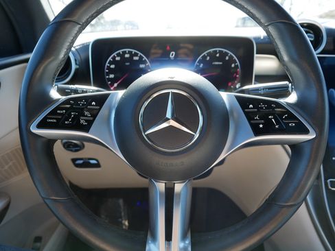 Used 2023 Mercedes-Benz GLC 300 4MATIC image 25