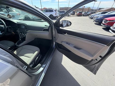 Used 2019 Hyundai Elantra SE w/ Cargo Package image 25