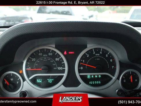 Used 2007 Jeep Wrangler Unlimited Sahara w/ Dual Top Group image 19