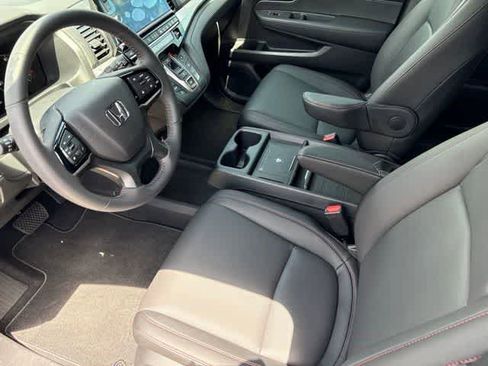 Used 2026 Honda Odyssey Sport-L image 9