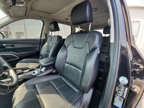 Used 2023 Kia Telluride EX w/ EX Captain's Chair Package AWD/4WD image 22