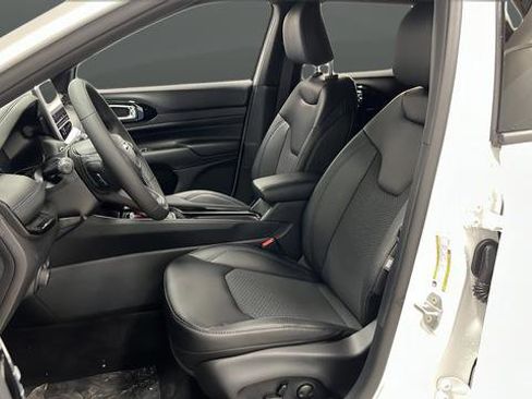 New 2026 Jeep Compass Latitude AWD/4WD image 9