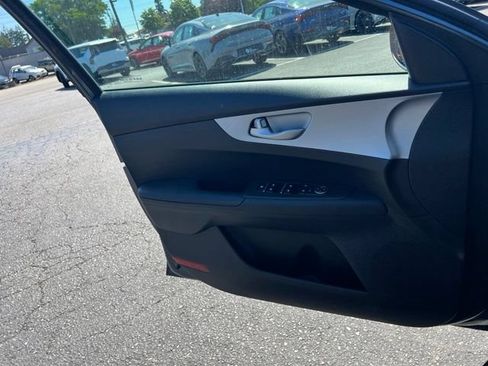 Certified 2023 Kia Forte LXS w/ LXS Technology Package FWD image 17