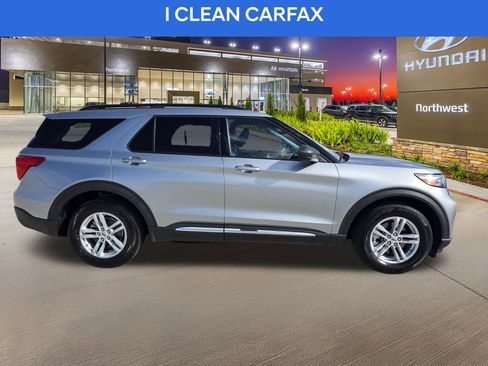 Used 2023 Ford Explorer XLT w/ Equipment Group 202A image 6