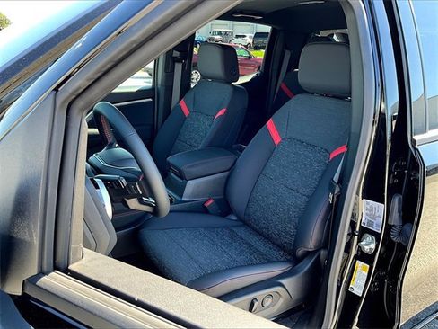 New 2025 Chevrolet Colorado Z71 w/ Midnight Edition image 9