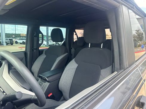 Used 2022 Ford Bronco 4-Door AWD/4WD image 9