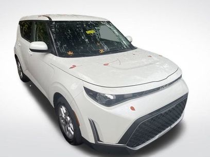 Used 2023 Kia Soul LX w/ LX Technology Package