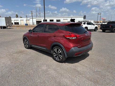 Used 2020 Nissan Kicks SR w/ SR Premium Package FWD image 5