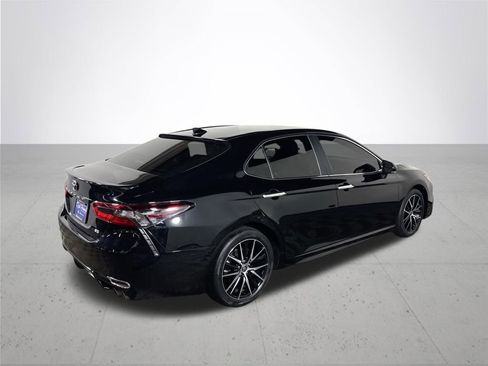 Used 2023 Toyota Camry SE image 6