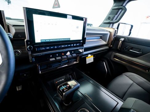 Used 2024 GMC Hummer EV 3X w/ LPO, Illumination Package image 48