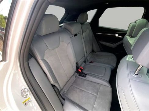 Used 2024 Audi SQ5 Prestige w/ Prestige Package AWD/4WD image 19