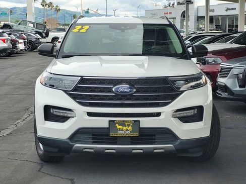 Used 2022 Ford Explorer XLT w/ Equipment Group 202A image 2