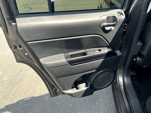 Used 2014 Jeep Patriot Latitude image 13