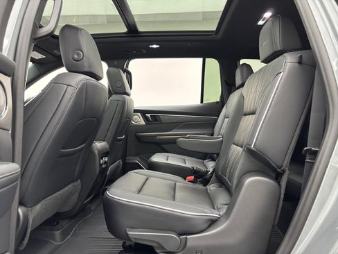 New 2026 Buick Enclave Avenir w/ Super Cruise Package FWD image 46