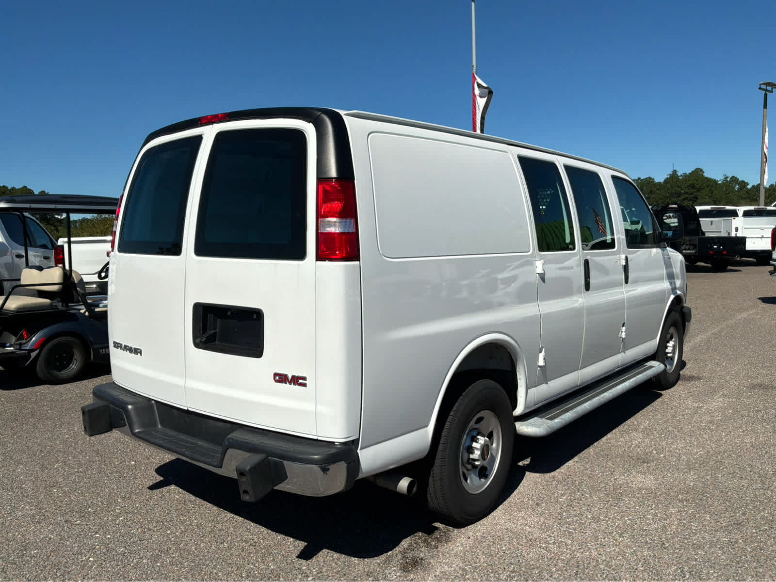 Used 2025 GMC Savana 2500 w/ Driver Convenience Package RWD image 5