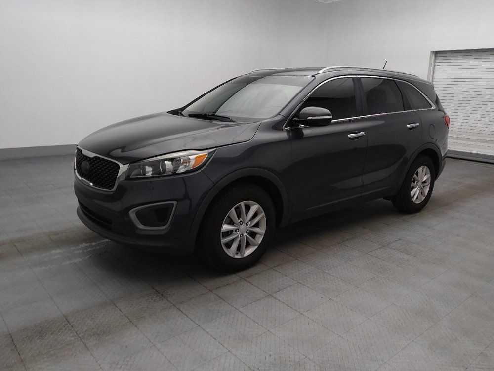 Used 2017 Kia Sorento FWD image 2