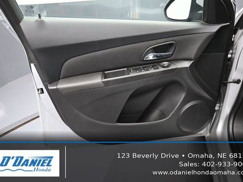 Used 2016 Chevrolet Cruze LT FWD image 23