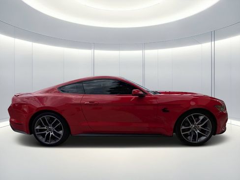 Used 2017 Ford Mustang GT Premium RWD image 3