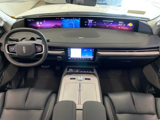 New 2027 Lincoln Navigator Reserve AWD/4WD image 14