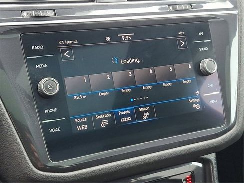 Used 2022 Volkswagen Tiguan SE R-Line image 3