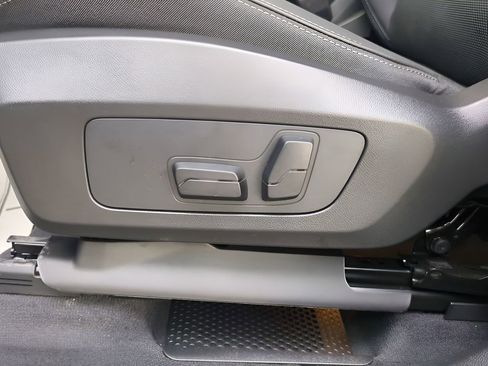 New 2025 BMW X1 xDrive28i w/ Premium Package AWD/4WD image 19