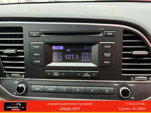 Used 2017 Hyundai Elantra SE image 16