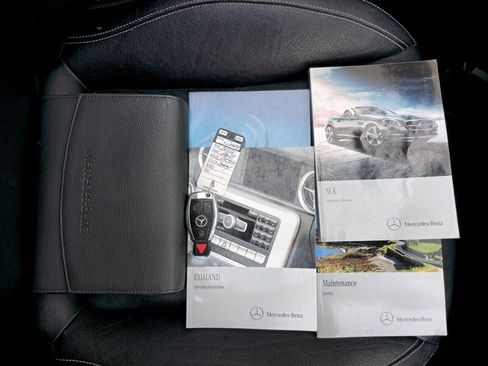 Used 2012 Mercedes-Benz SLK 350 image 27